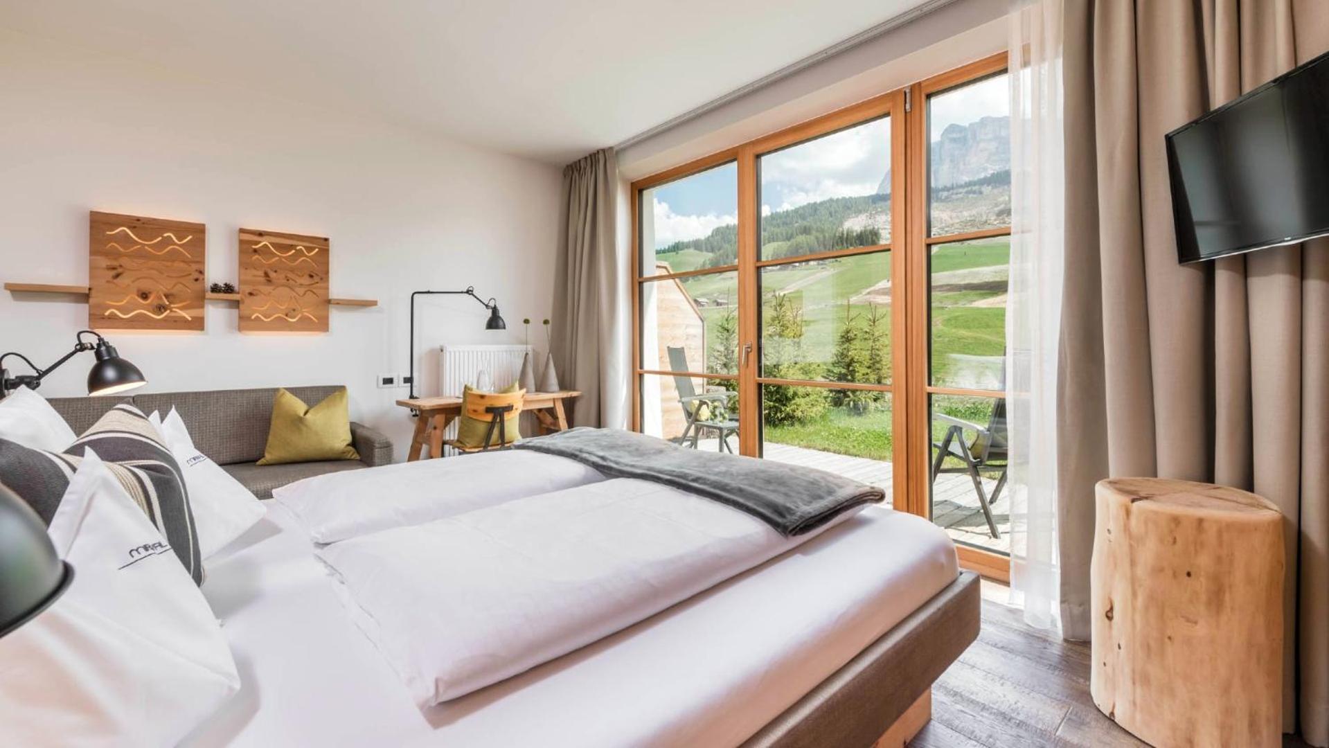 Miraval Naturhotel Badia  Ngoại thất bức ảnh