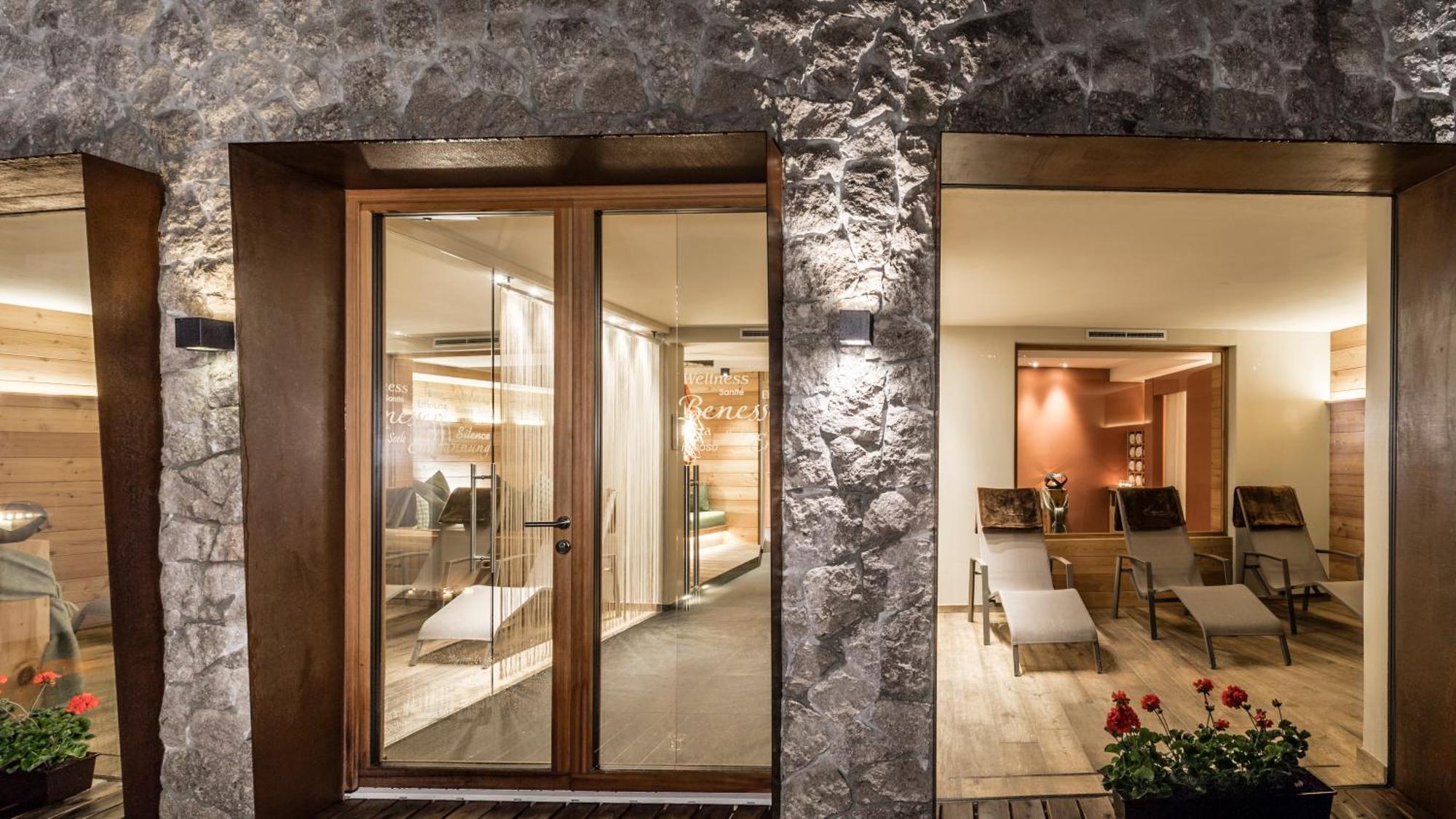 Miraval Naturhotel Badia  Ngoại thất bức ảnh