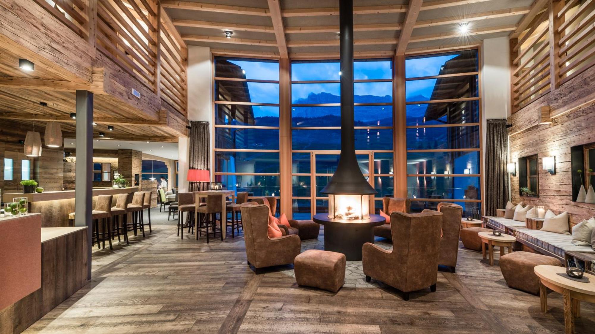 Miraval Naturhotel Badia  Ngoại thất bức ảnh